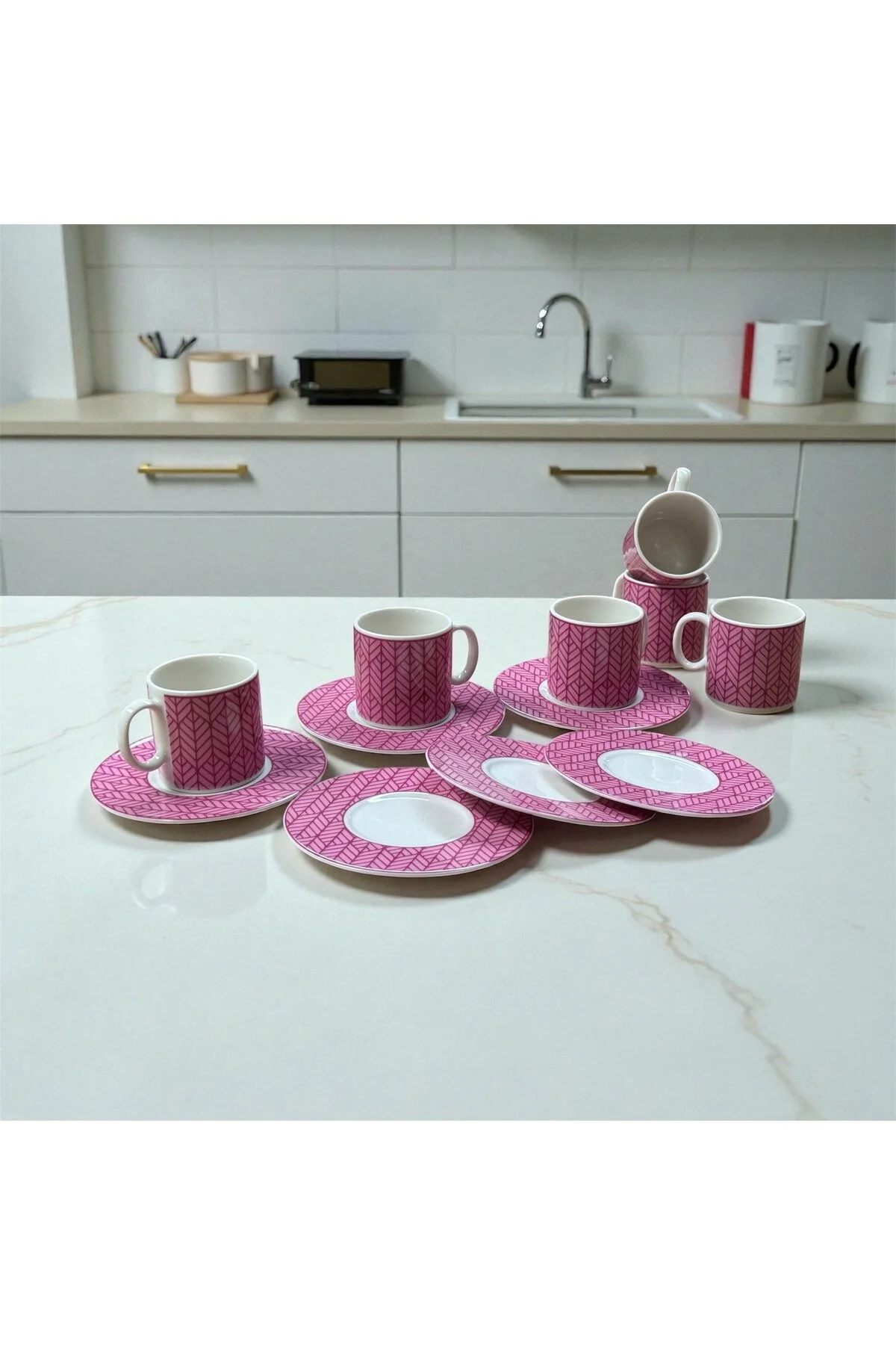 1_org_zoom (33) Pink 12 Parça Desenli Porselen Kahve Fincan Takımı | 6 Kişilik - Görsel 1