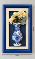 Mavi Çerçeveli Çiçekli Duvar Panosu 27 x 45 cm Krem Çiçekli Mavi Beyaz Vazo Detaylı - Görsel 3