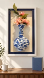 Pembe Çiçekli Duvar Panosu 35 x 57 cm Beyaz Çerçeveli Mavi Beyaz Vazo Detaylı