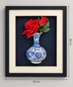 Kırmızı Güllü Duvar Panosu 30 x 36 cm Siyah Çerçeveli Mavi Beyaz Vazo Detaylı - Görsel 2
