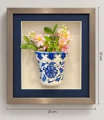 Pembe Çiçekli Duvar Panosu 26 x 30 cm Mavi Beyaz Desenli Saksı Detaylı Çerçeveli Duvar Süsü - Görsel 3
